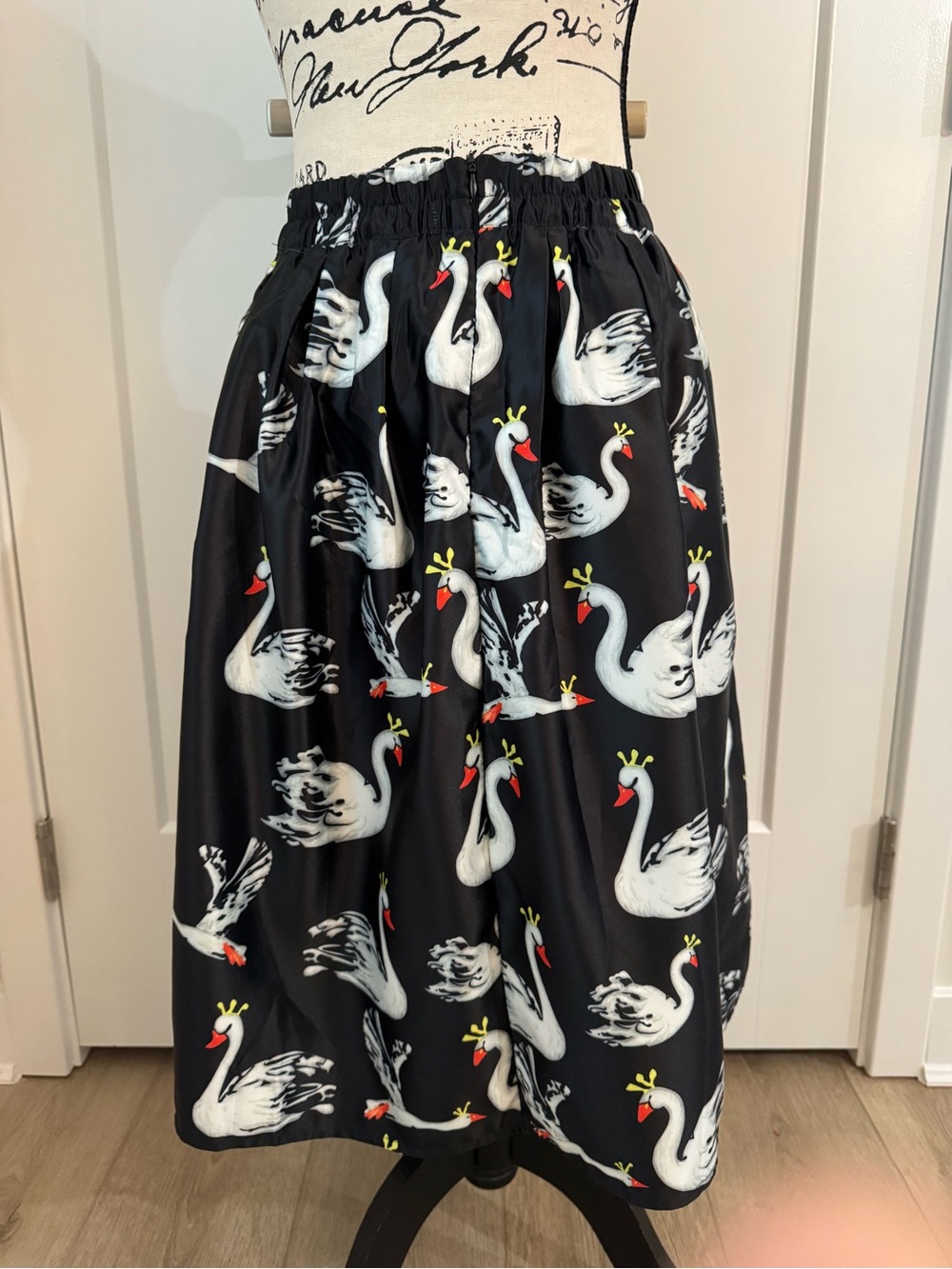 Unique Chicwish Swan Print Skirt - Black & White Zipper Size Small